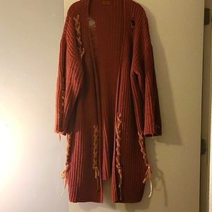 Soft, long, distressed cardigan with ribbon